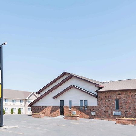 ホテル Super 8 By Wyndham グレンダイブ エクステリア 写真